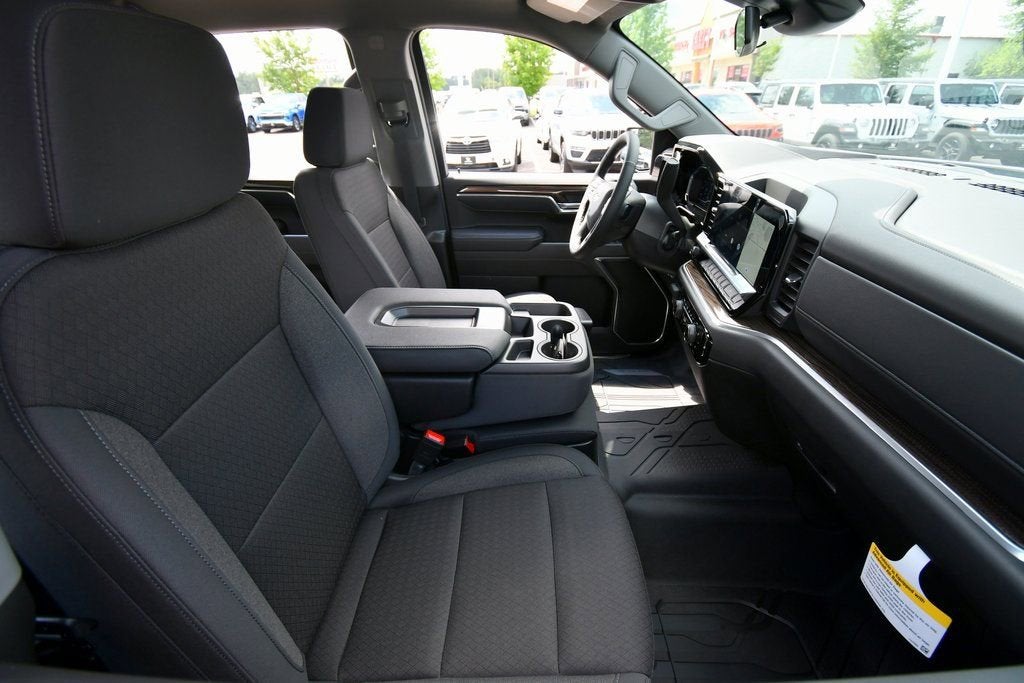 2025 Chevrolet Silverado 1500 LT