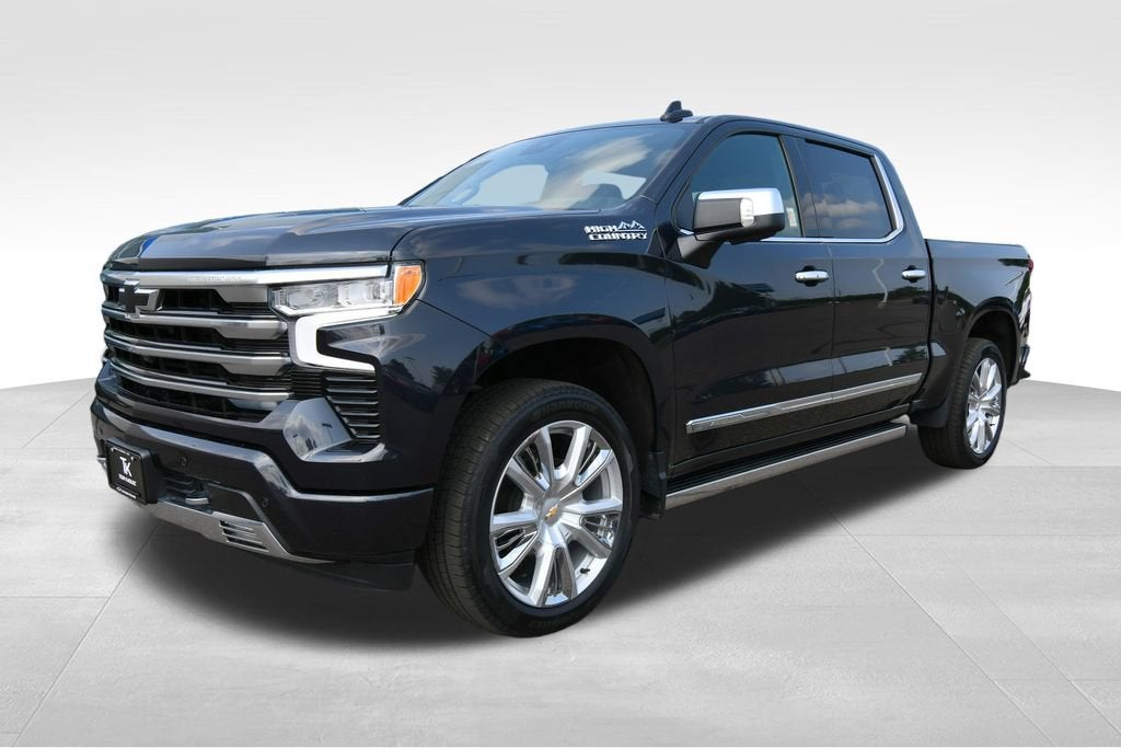Used 2023 Chevrolet Silverado 1500 High Country with VIN 1GCUDJED2PZ294854 for sale in North Branch, Minnesota