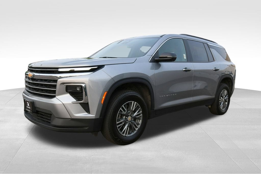 Used 2024 Chevrolet Traverse 2LT with VIN 1GNEVGKS4RJ150402 for sale in North Branch, Minnesota