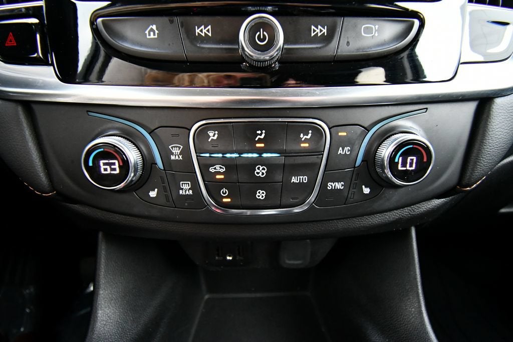 2021 Chevrolet Traverse LT Leather