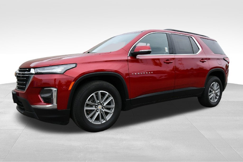 Used 2023 Chevrolet Traverse 3LT with VIN 1GNEVHKW3PJ107305 for sale in North Branch, Minnesota