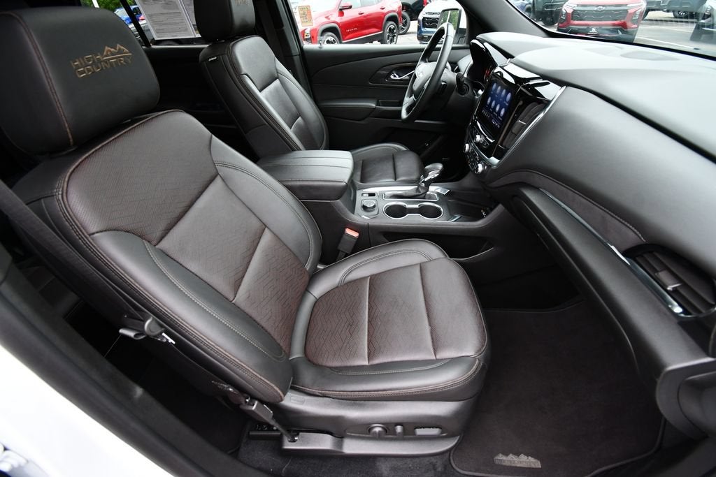 2023 Chevrolet Traverse High Country