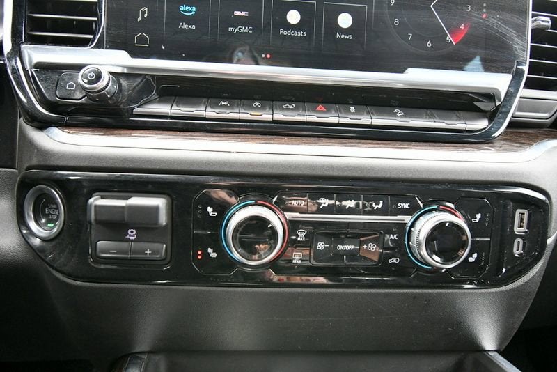 2025 GMC Sierra 1500 Elevation