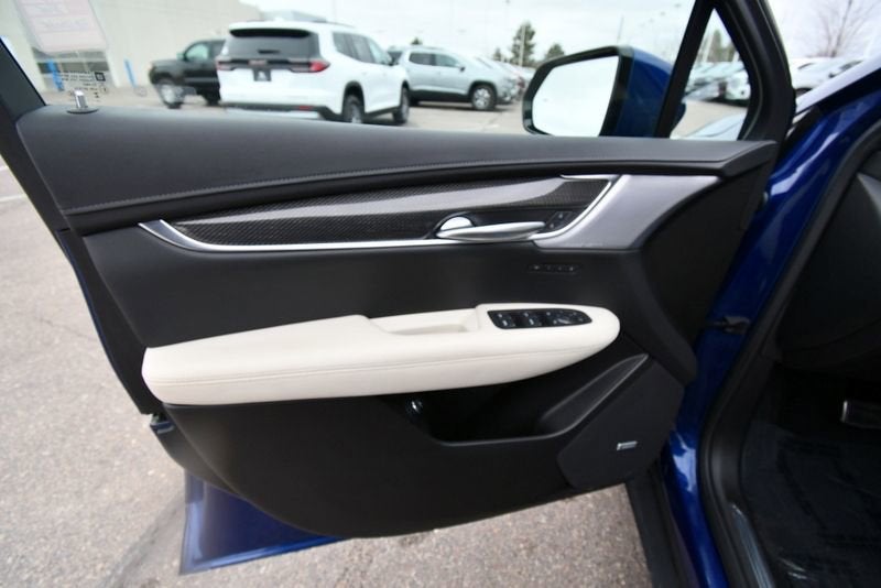 2025 Cadillac XT5 Sport