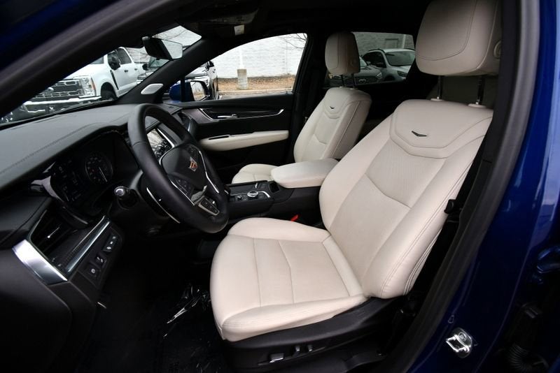 2025 Cadillac XT5 Sport