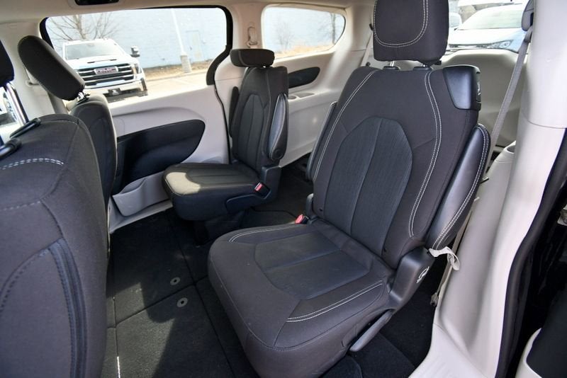 2024 Chrysler Voyager LX