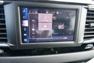 2024 Chrysler Voyager LX