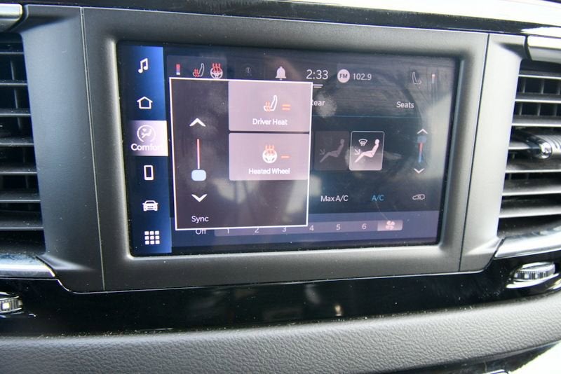 2024 Chrysler Voyager LX