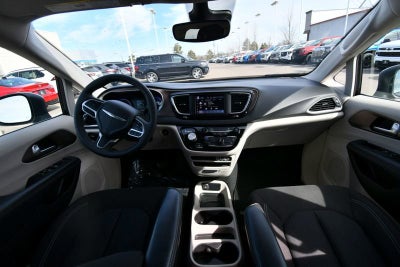 2024 Chrysler Voyager LX