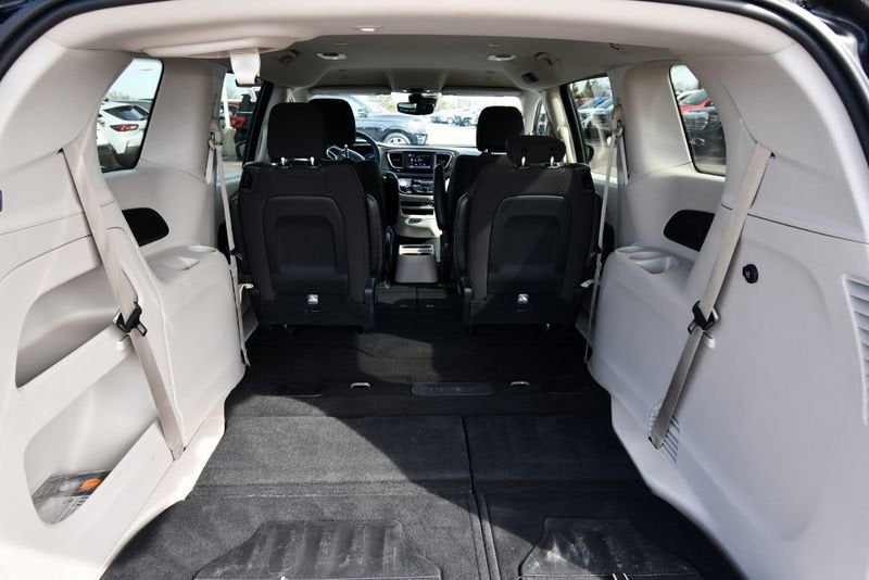 2024 Chrysler Voyager LX