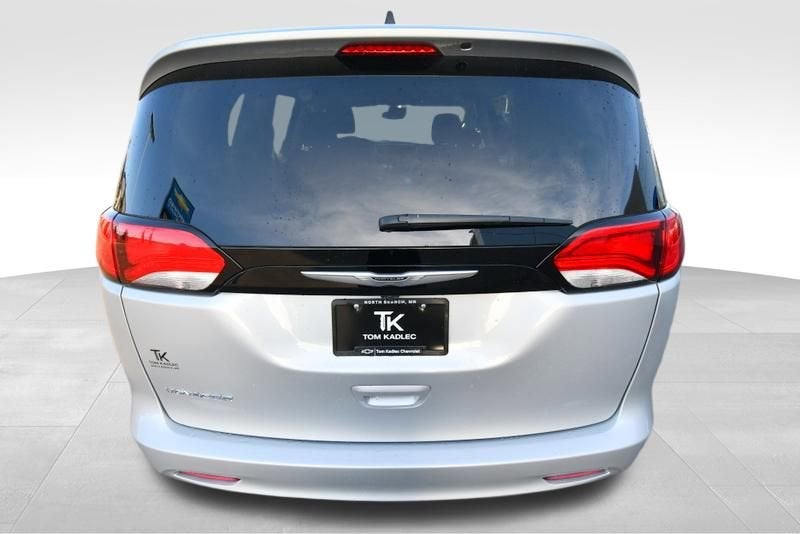 2024 Chrysler Voyager LX