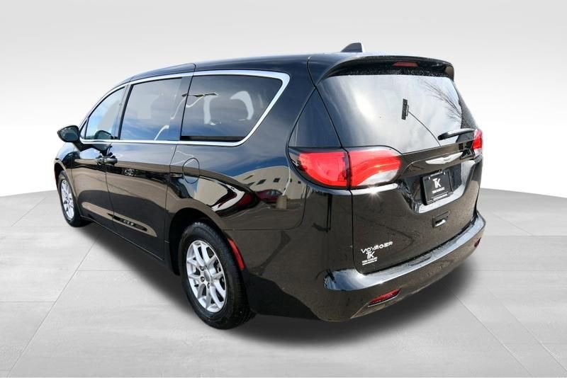 2024 Chrysler Voyager LX