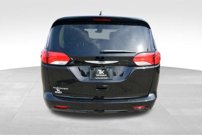 2024 Chrysler Voyager LX
