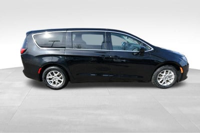 2024 Chrysler Voyager LX