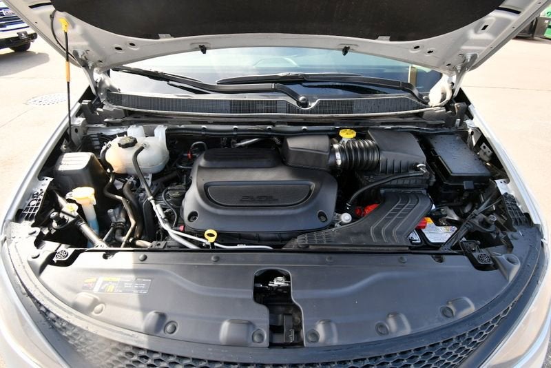 2024 Chrysler Voyager LX