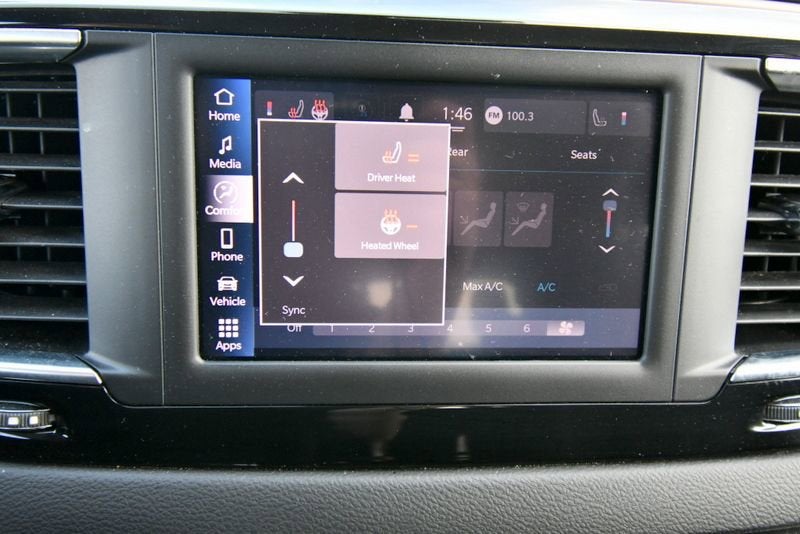 2024 Chrysler Voyager LX