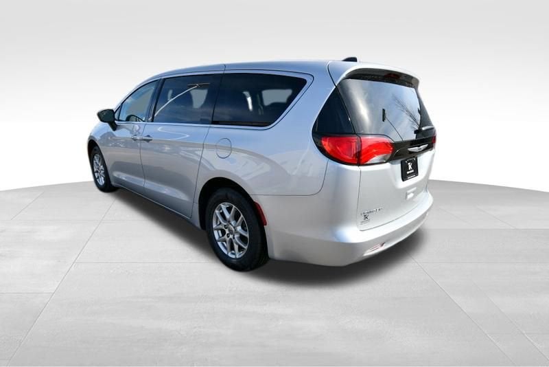 2024 Chrysler Voyager LX