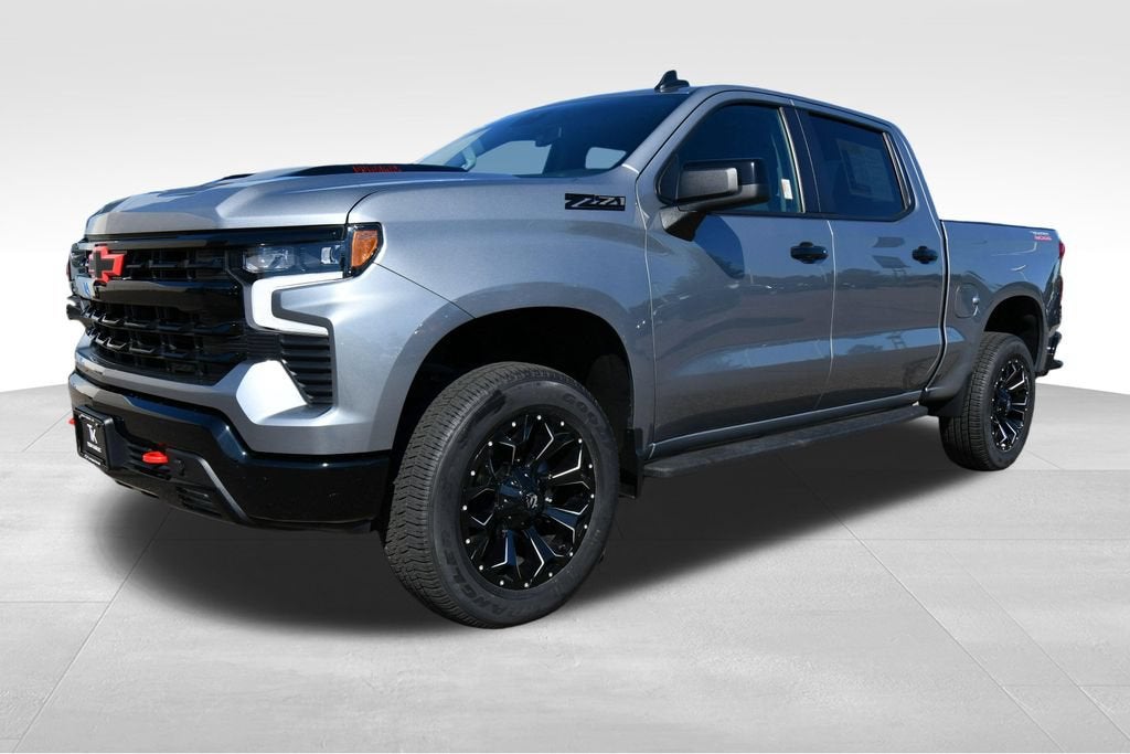 Used 2024 Chevrolet Silverado 1500 LT Trail Boss with VIN 3GCUDFE86RG320407 for sale in North Branch, Minnesota