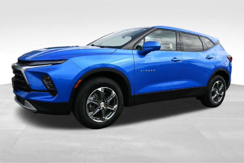 Used 2025 Chevrolet Blazer 2LT with VIN 3GNKBHR44SS235544 for sale in North Branch, Minnesota