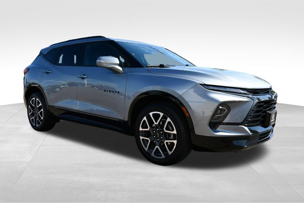 Used 2025 Chevrolet Blazer RS with VIN 3GNKBKRS3SS221209 for sale in North Branch, Minnesota
