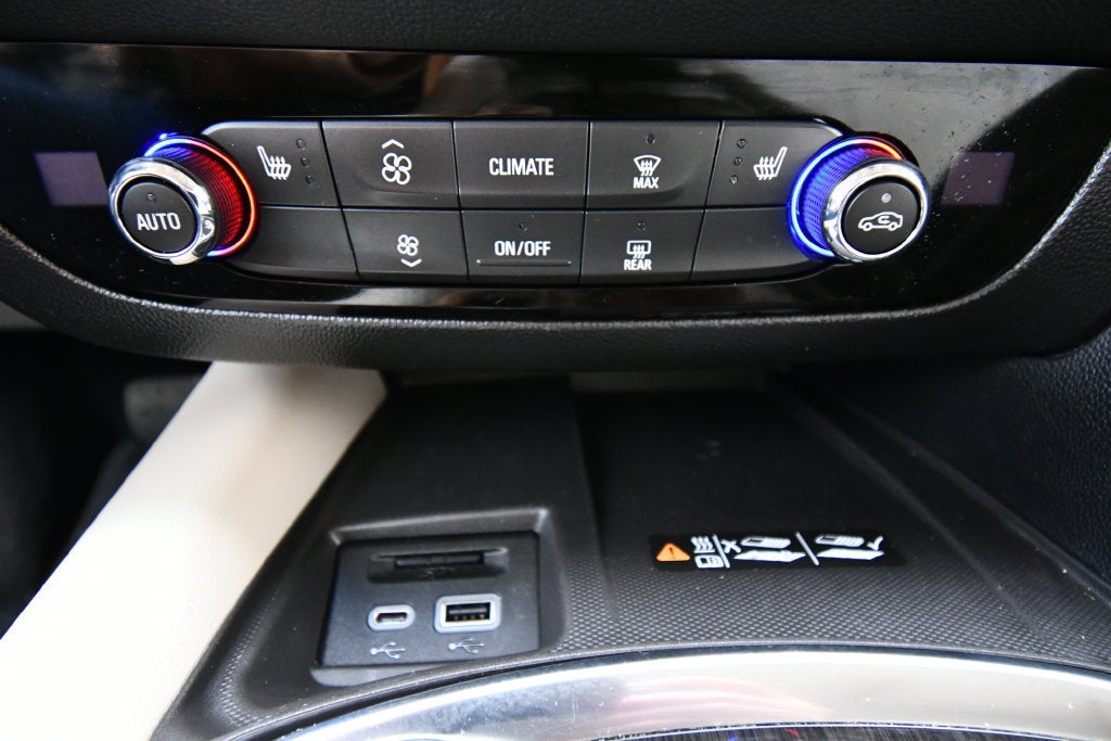 2024 Buick Enclave Essence