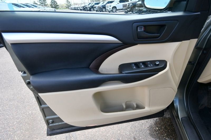 2015 Toyota Highlander LE