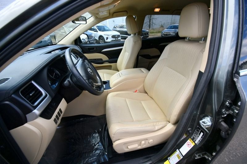 2015 Toyota Highlander LE