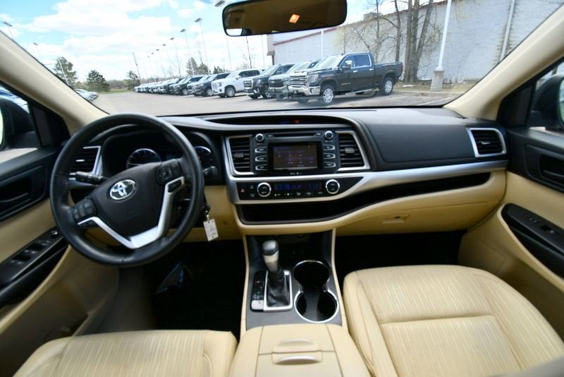 2015 Toyota Highlander LE
